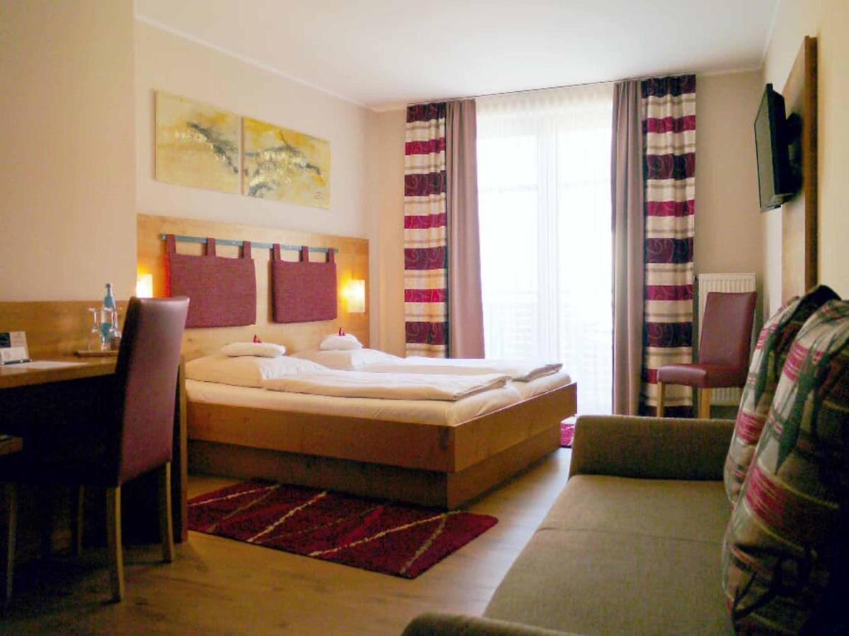 Da'Sporrer Hotel & Wirtshaus Neunburg vorm Wald Esterno foto