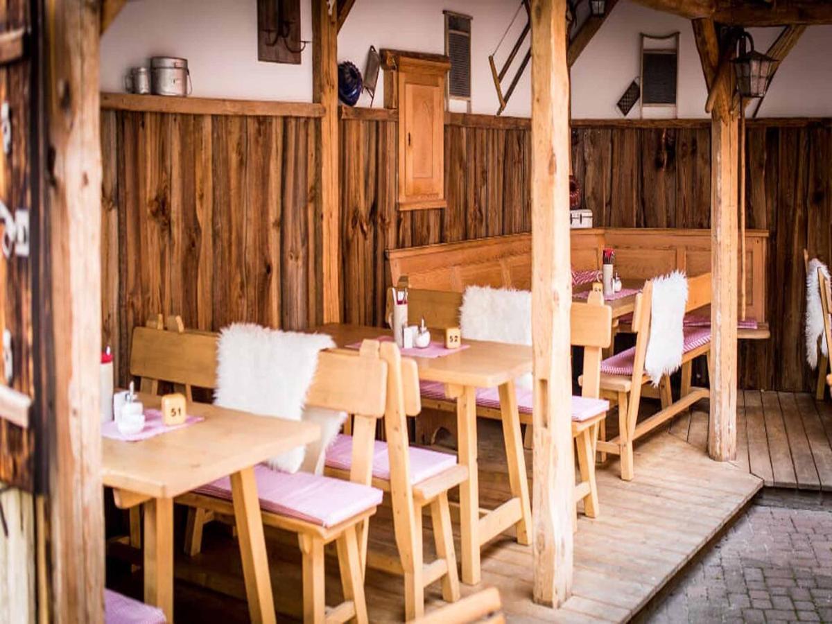 Da'Sporrer Hotel & Wirtshaus Neunburg vorm Wald Esterno foto