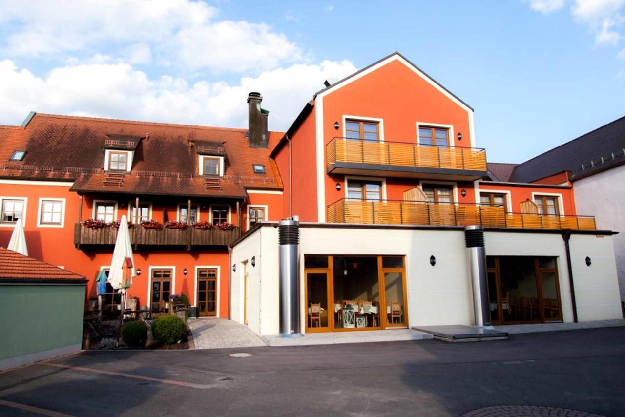 Da'Sporrer Hotel & Wirtshaus Neunburg vorm Wald Esterno foto